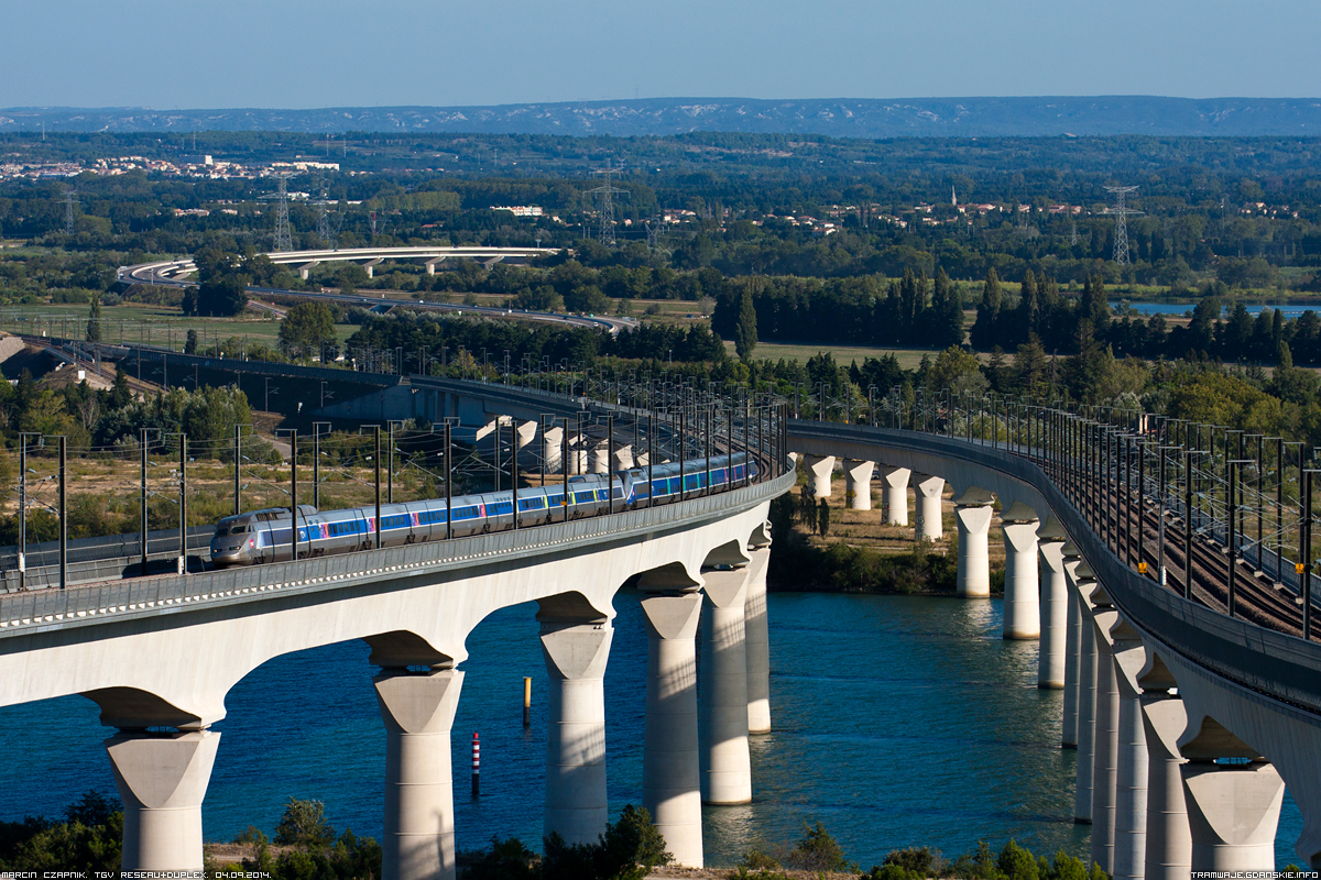 TGV 5017 / 9882