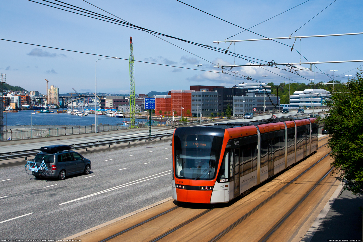 Stadler Variobahn #210